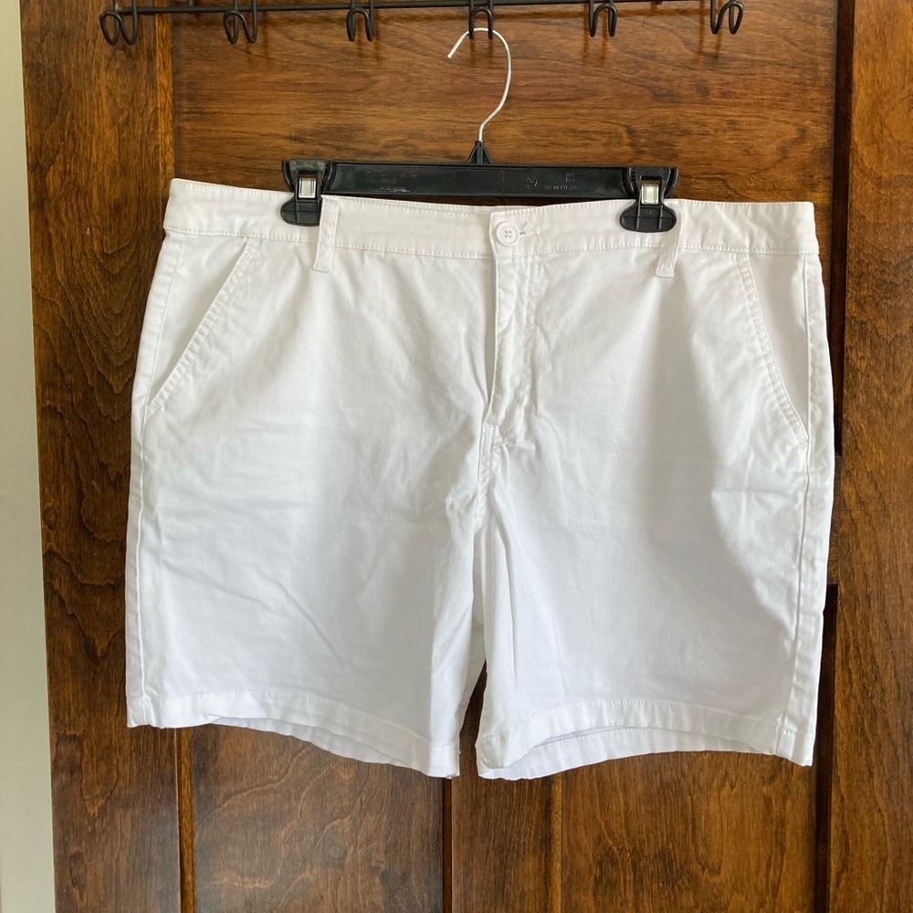 Women’s shorts by Saint johns bay. Size 18